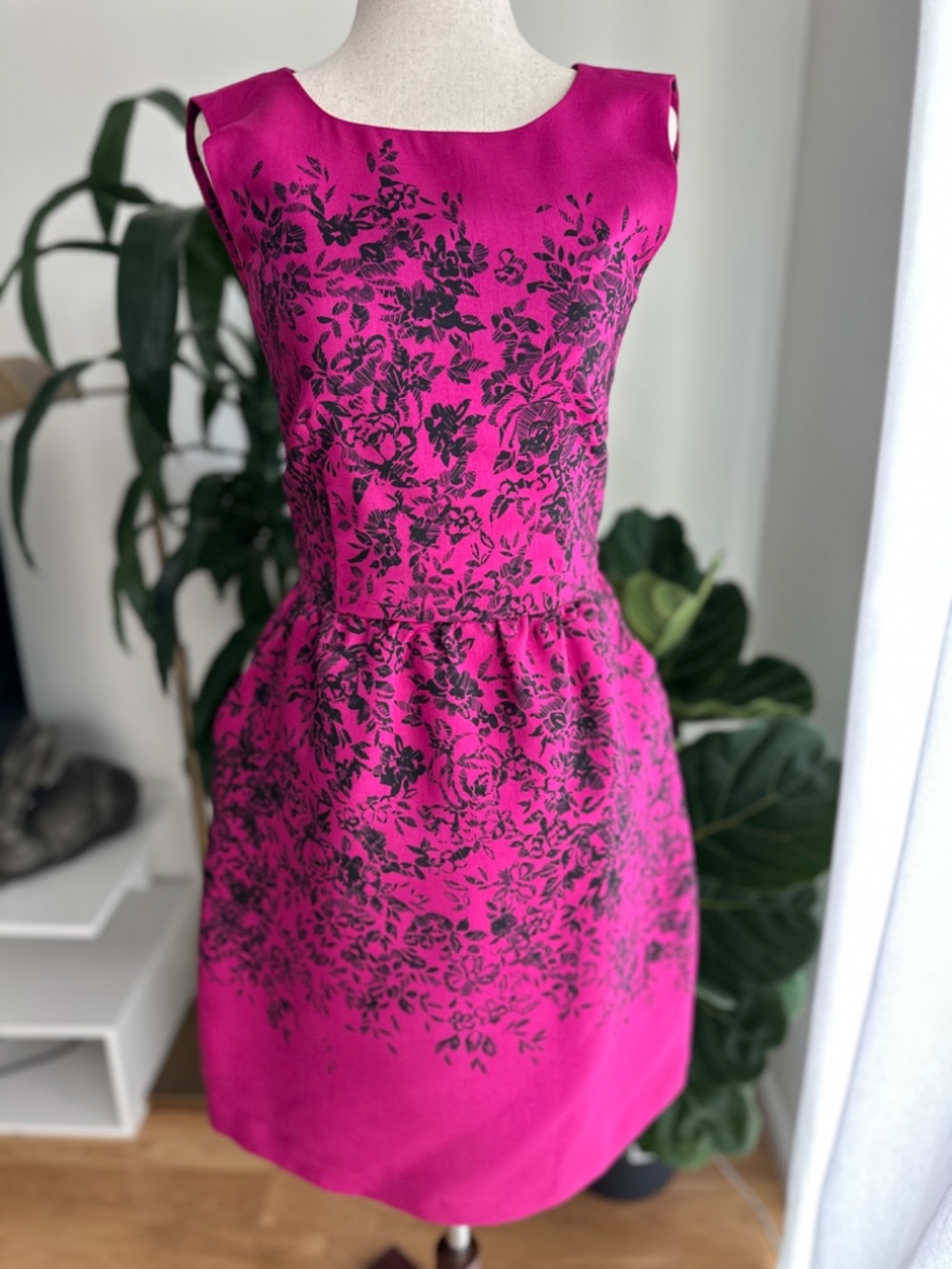 Pink Black Floral Fit and Flare Dress Pleated Waist Size 4 Runs XSmall